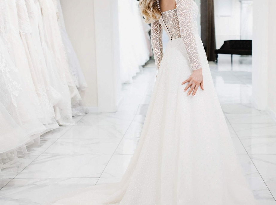 Свадебное платье с красивым мерцанием фото